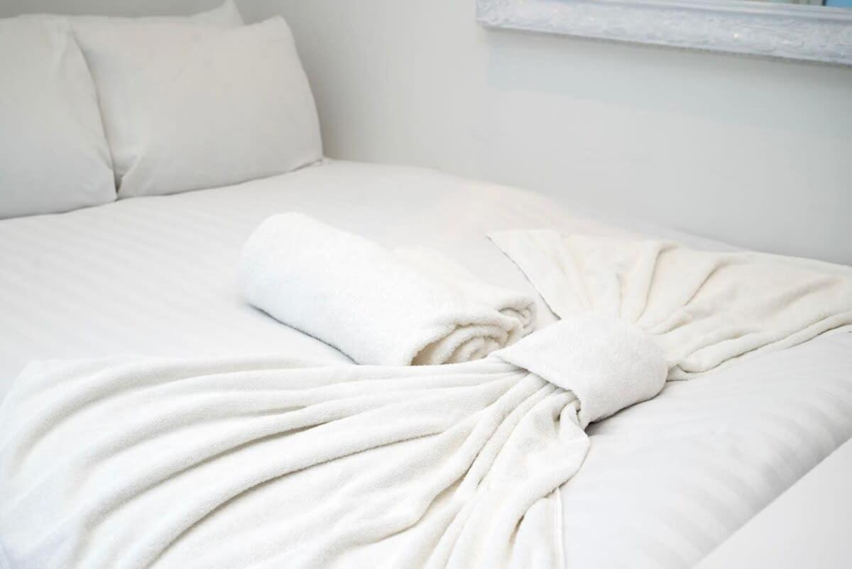 Cozy Single Level Flat With Parking Apartment เอนฟิลด์ ภายนอก รูปภาพ